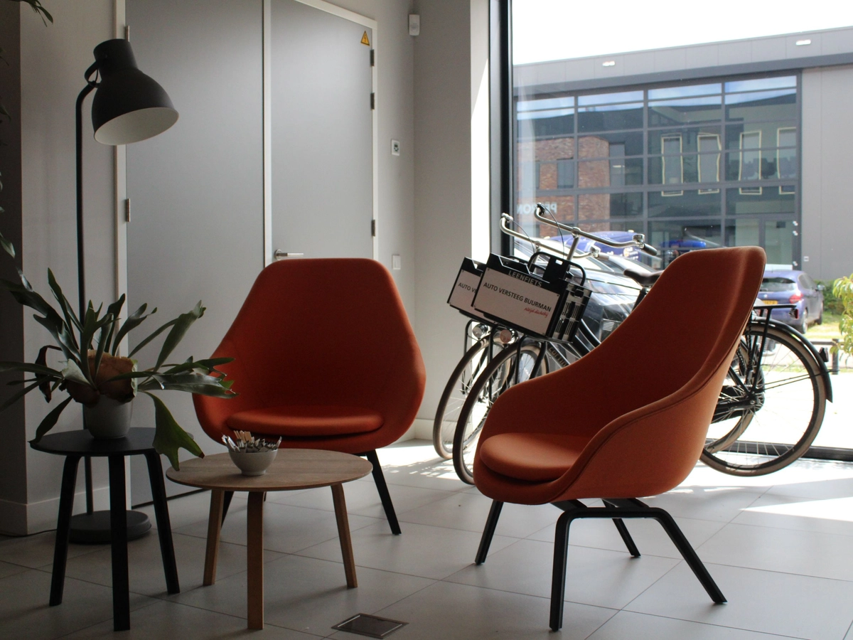 Auto Versteeg Buurman Woudenberg koffiehoek.JPG