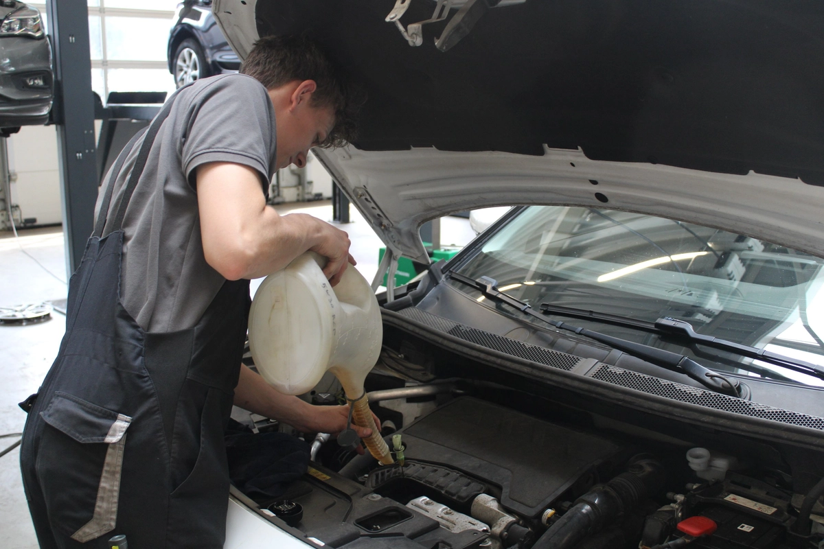 Auto Versteeg Buurman Woudenberg werkplaats.JPG