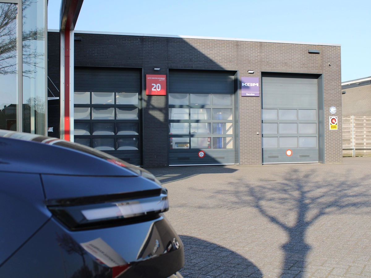 Auto Versteeg Buurman Barneveld Zuid KGM, Vakgarage, Mitsubishi, Peugeot, Citroen (3).JPG