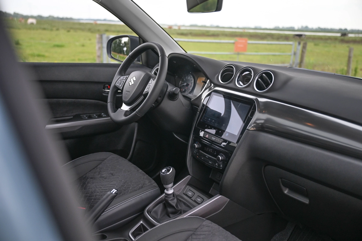 Suzuki Vitara Auto Versteeg Buurman Barneveld Ermelo Deventer Nunspeet.jpg