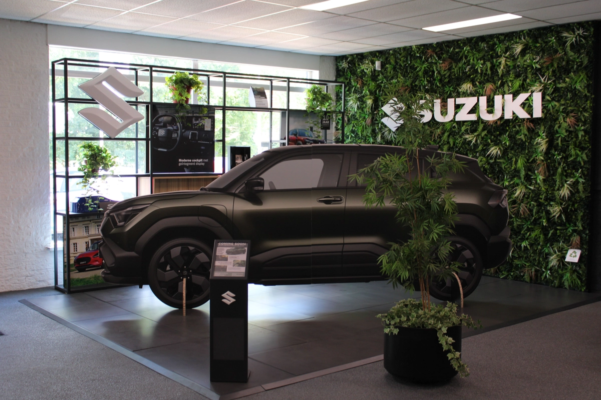 Auto Versteeg Buurman Barneveld Centrum Suzuki Dealer AutoFirst showroom.JPG