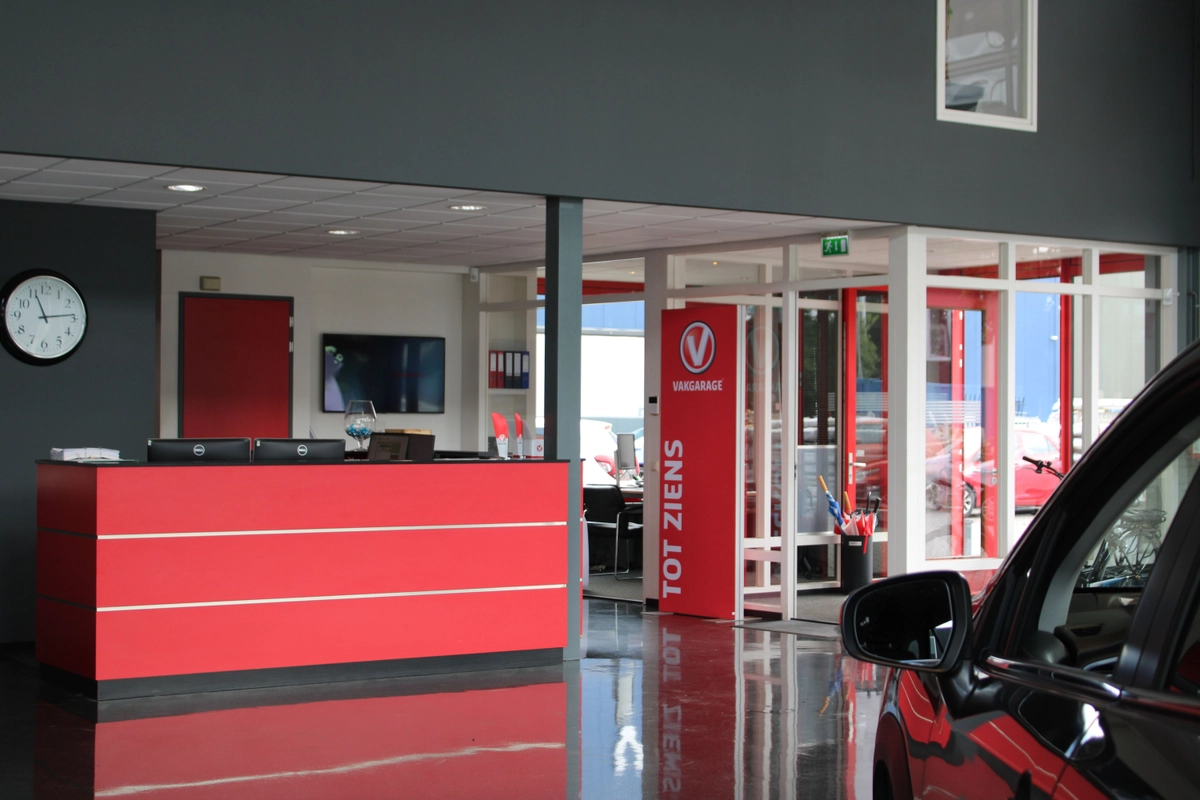 Auto Versteeg Buurman Nunspeet receptie.JPG