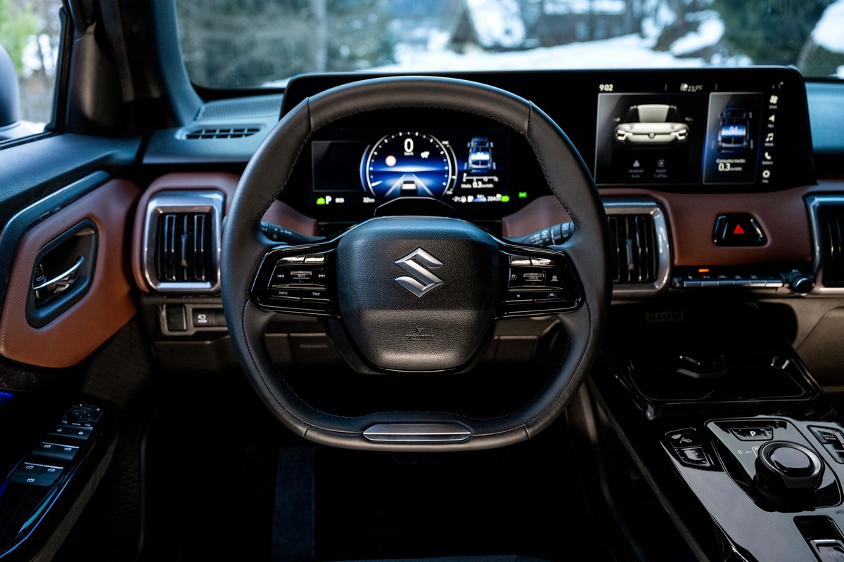 Suzuki e Vitara Auto Versteeg Buurman Barneveld Ermelo Deventer Nunspeet.jpg